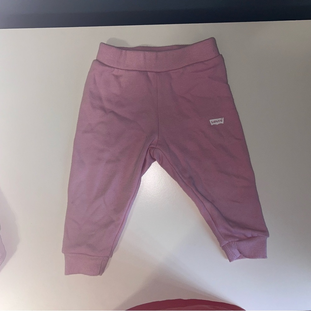 Levi's Pink Heart Pattern Baby Set - Picture 3 of 3